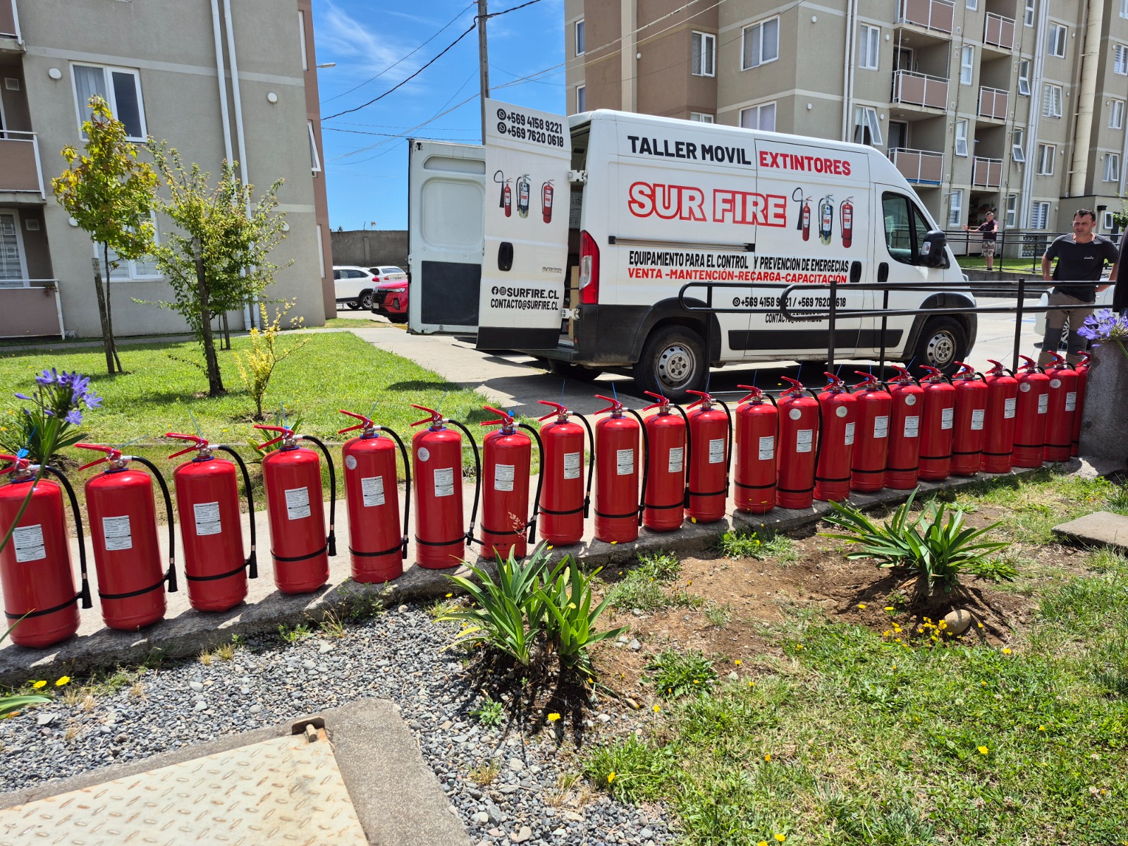 Taller m&oacute;vil SURFIRE en terreno